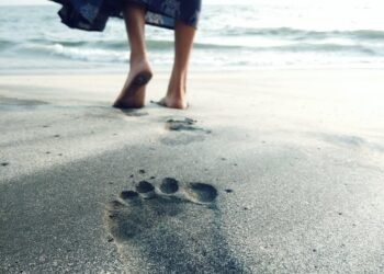 लक्ष्मीची पावलं..!