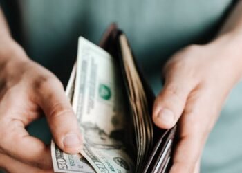 मूल्य (Value) आणि  शुल्क (Price)